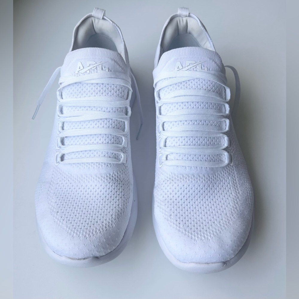 APL Techloom Breeze White Size M12/W14 running shoe
